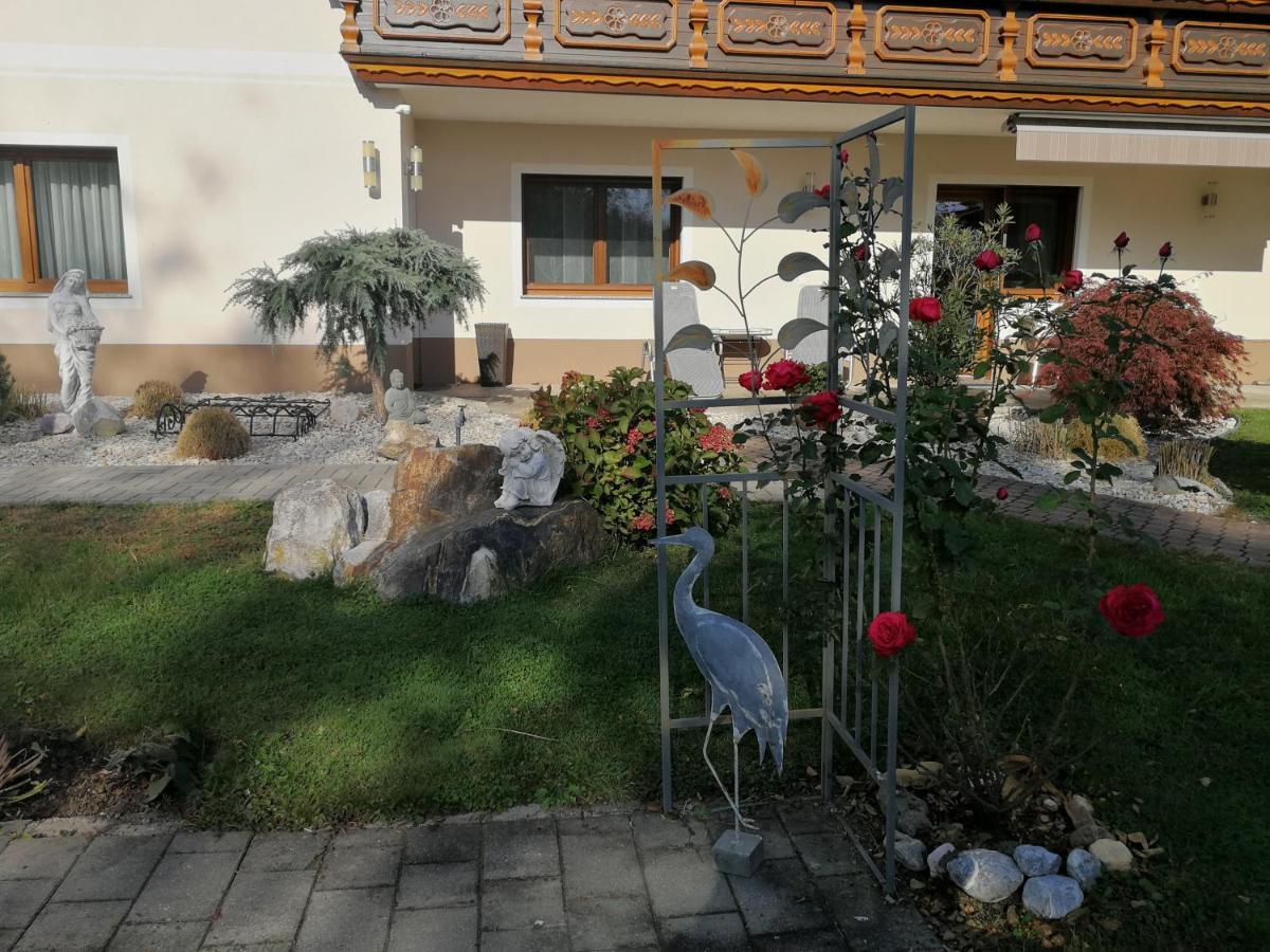 Ferienwohnungen Oranhof Velden am Worthersee Bagian luar foto